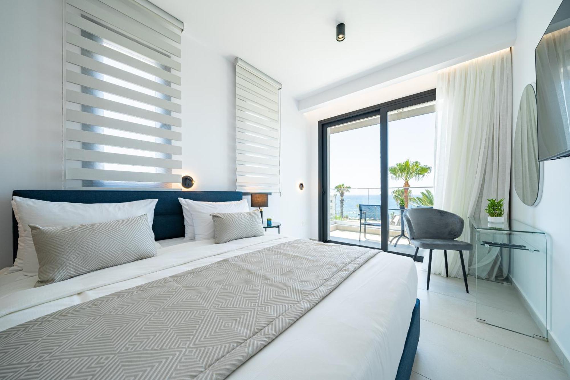Hotel apartamentowy Waterside Sea View Pafos