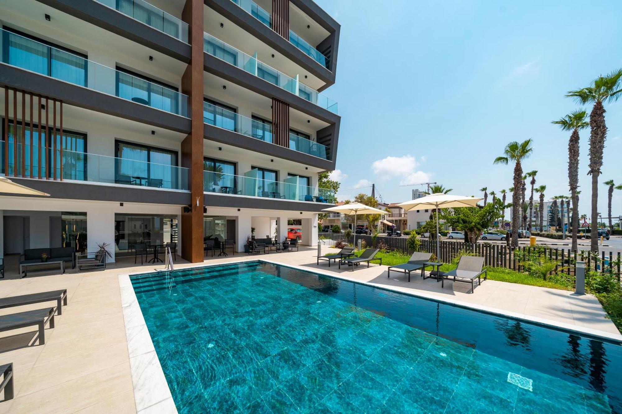 Aparthotel Waterside Sea View Paphos